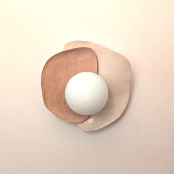 Applique en faïence et bois